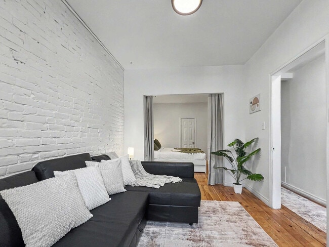 Photo - 4625 Rue Ontario E Unit SI ID1543127P
