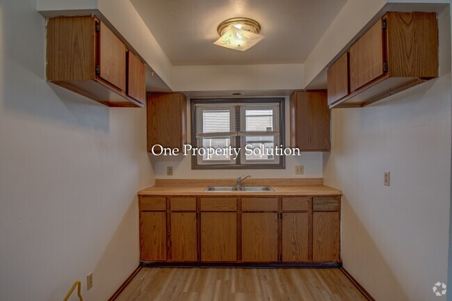 Building Photo - 1147 Logan St Rental