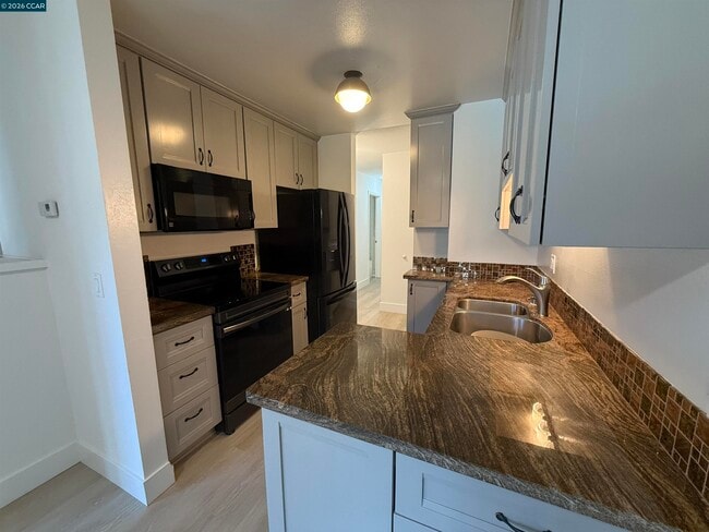 Photo - 2564 Walnut Blvd Unit 108