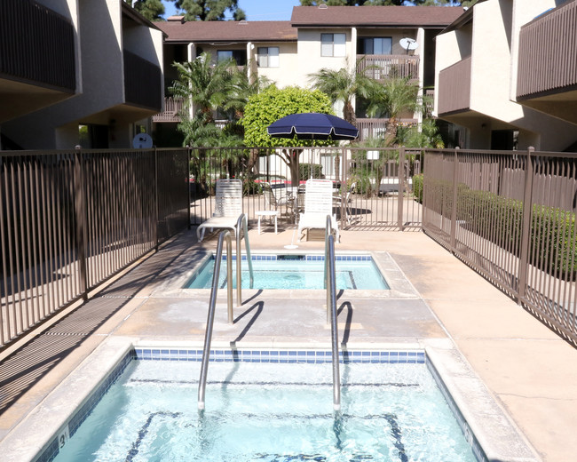 La Palma Terrace Apartments - La Palma Terrace Apartments