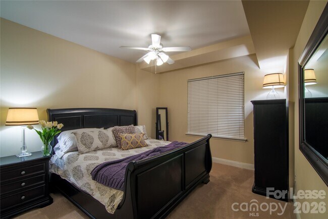 Photo - 300 W 5th St Unit 639