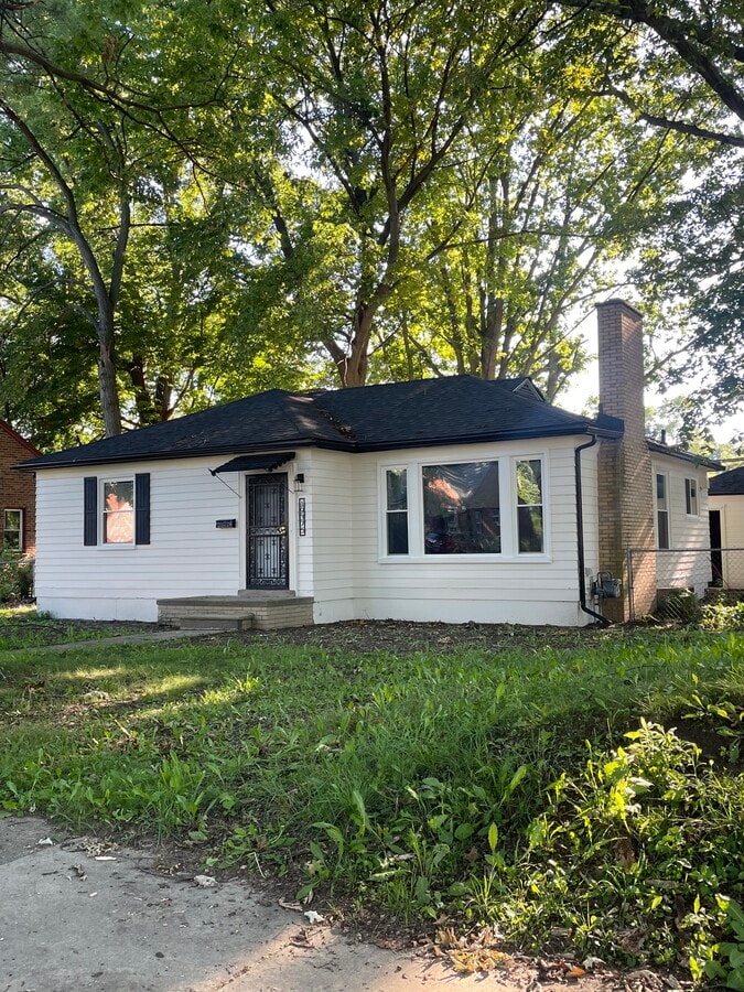 Photo - 19375 Pierson St House