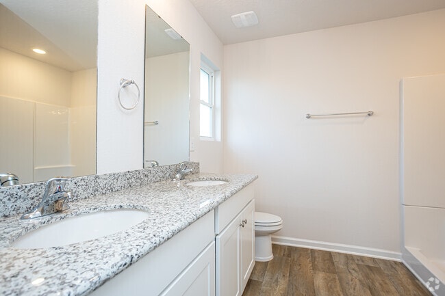 3BR, 2BA - 1,568SF