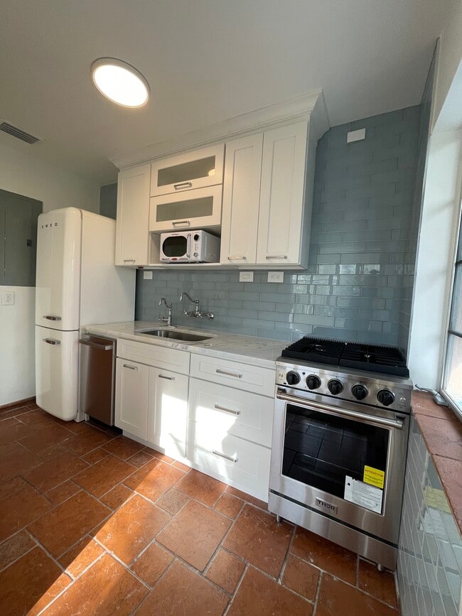 Photo - 411 Upper 8th Ave S Unidad 411