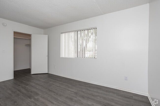 2BR - 1BA - 1,000SF - Second Bedroom