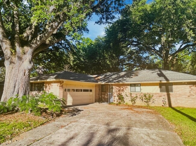 Photo - 246 Maxine Dr