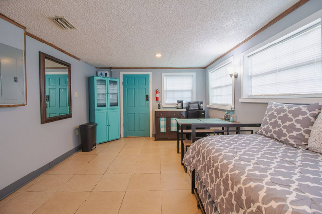 Photo - 1731 Grayson Dr Apartment Unit 2
