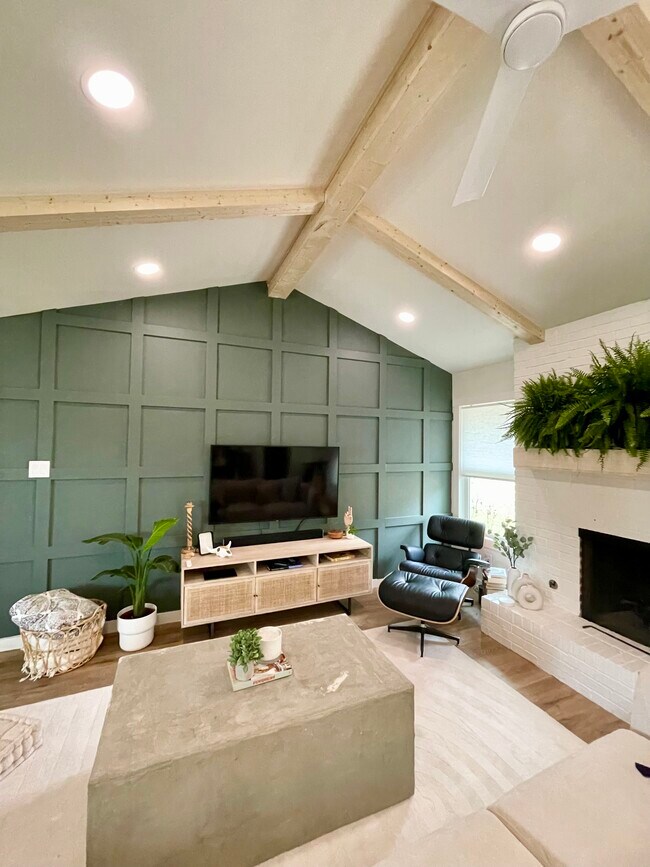 Photo - 7012 Creighton Ln