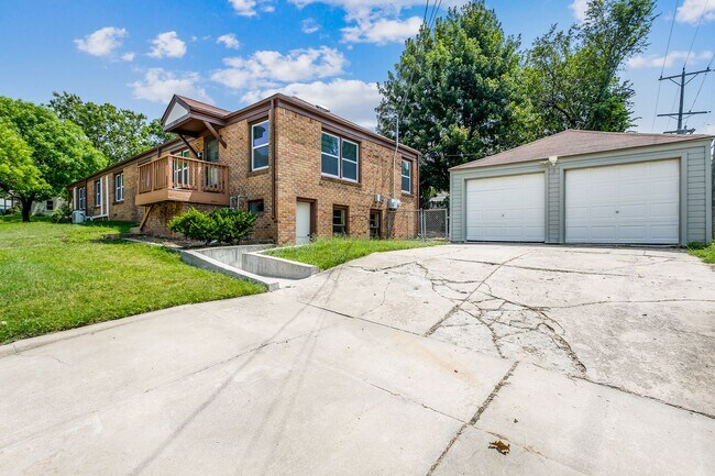 Photo - Darling East Side Duplex