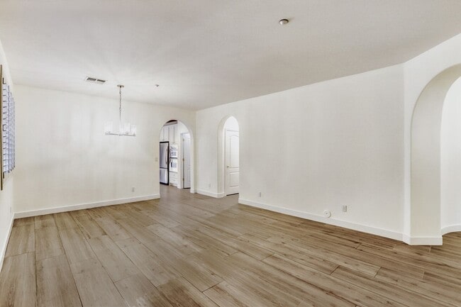 Photo - 16844 N 98th Pl