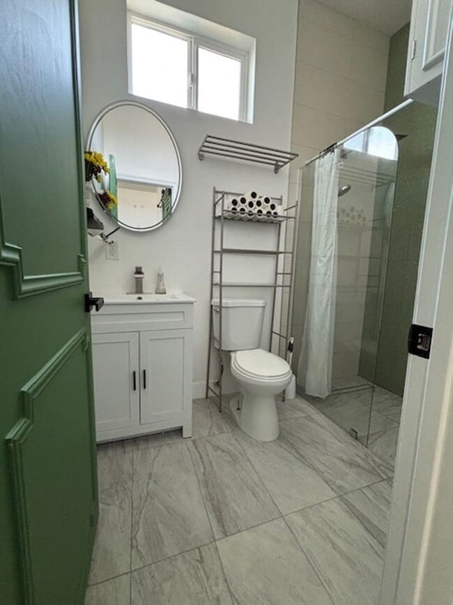 Photo - 44860 Swingle Ave