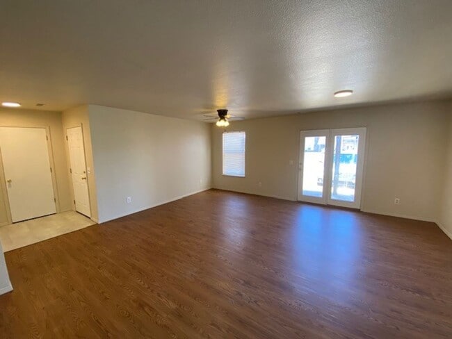 Photo - 317 Erin Pl Unidad Apt #101