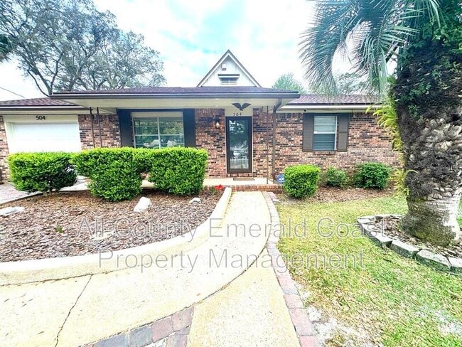 Photo - 504 Kelly St