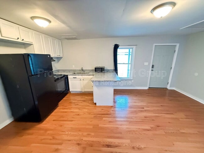 Photo - 35 Hanover St