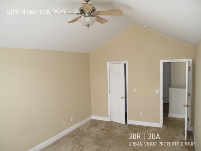 Photo - 589 Hampton Way