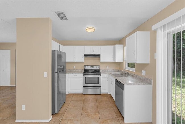 Photo - 433 W 17th St