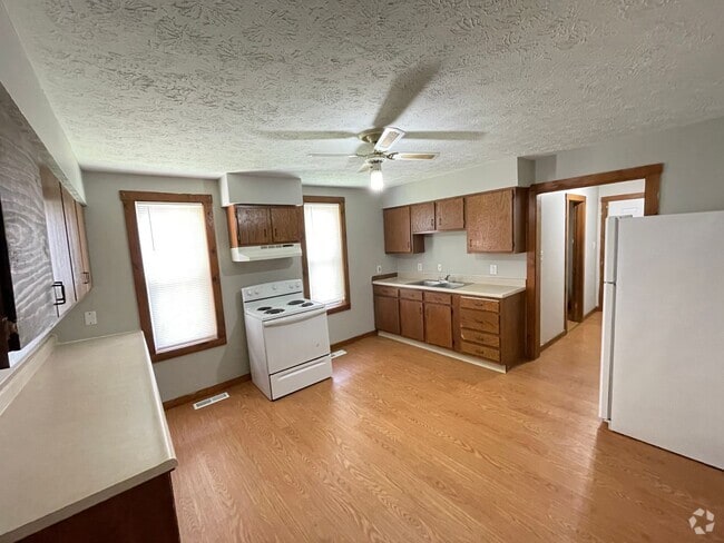 Building Photo - 901-903 N. 12th-THOMPSON Unit 903 N. 12th Street Rental