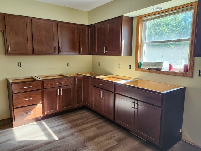 Photo - 1323 W Main St