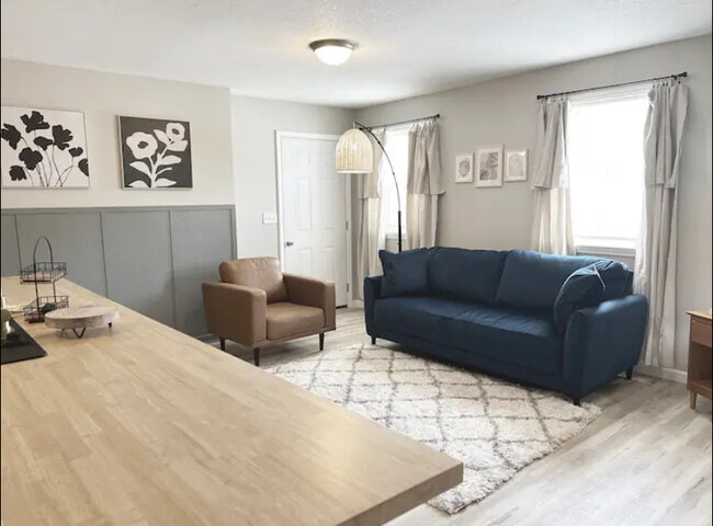 Building Photo - 101 S Buchanan St Unit 101