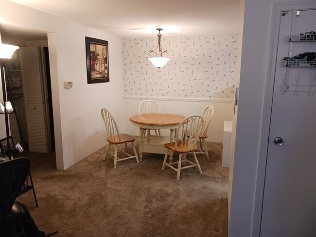 Photo - 10 Squire Ct Unit 8