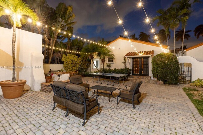 Photo - 1134 Harrison St