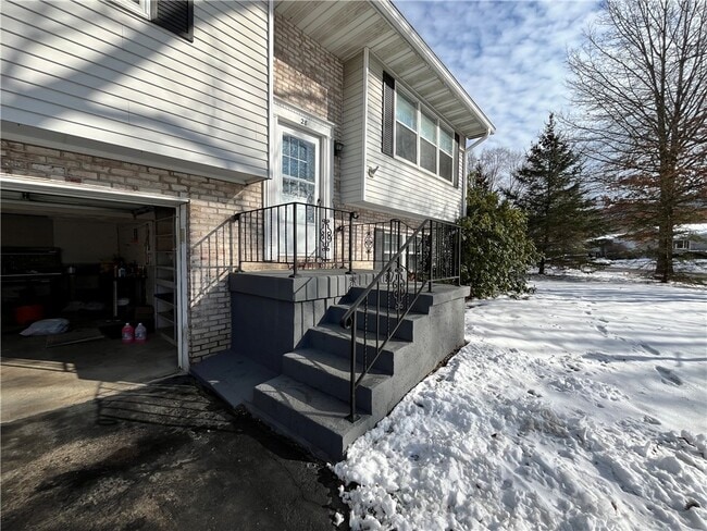 Photo - 28 Willow Dr