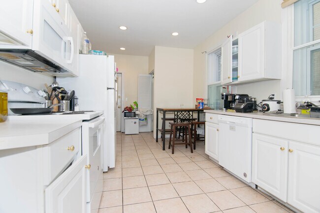 Photo - 60 Gibbs St Unit 1