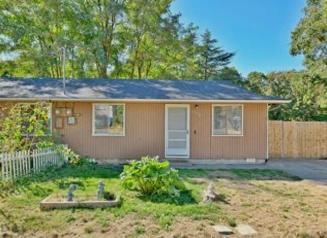 Building Photo - 1200 4th Ave