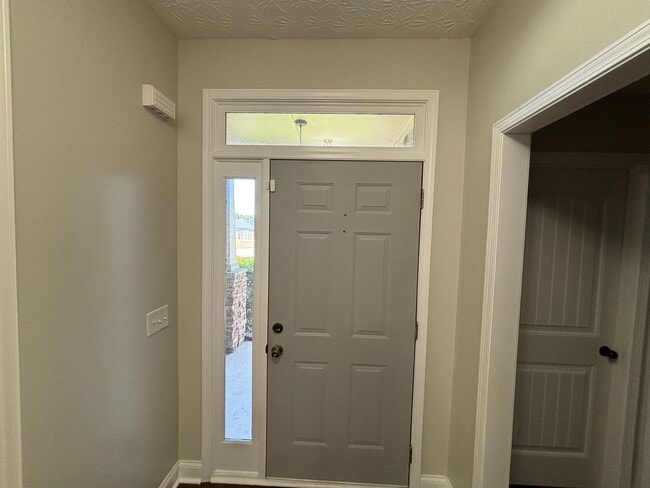 Photo - This Cute Home Is Everything You've Been Looking For! In A Quiet Subdivision With No Hoa