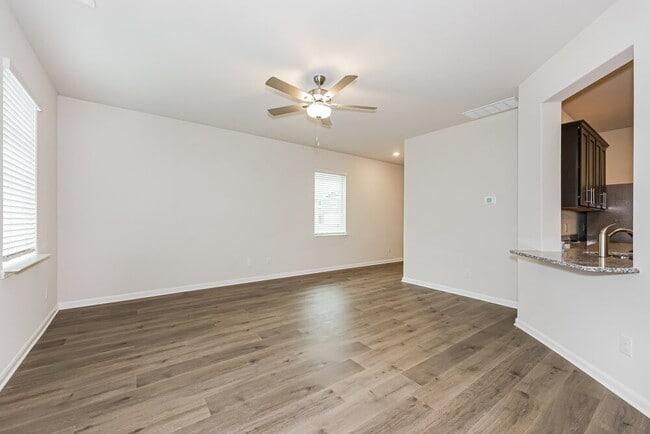 Photo - 1442 Reiner Dr