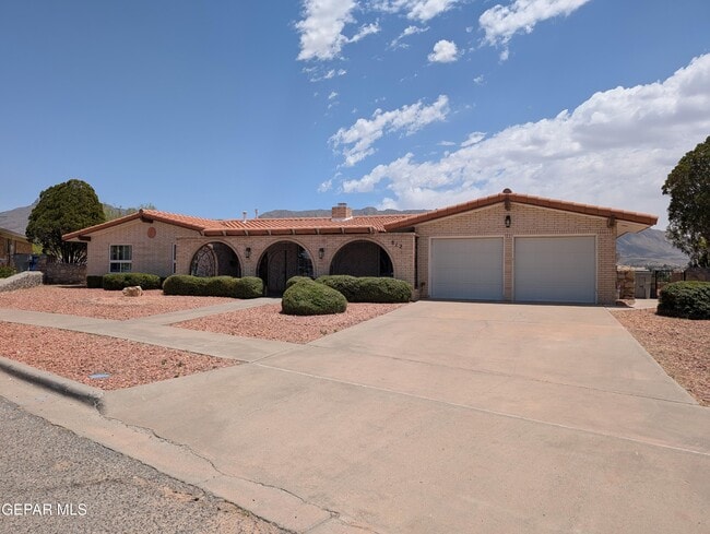 Photo - 612 Somerset Dr