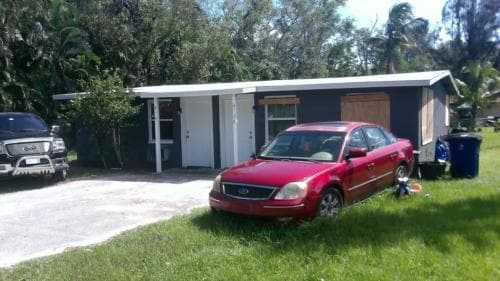 Building Photo - 4724 Tice St Unit 1