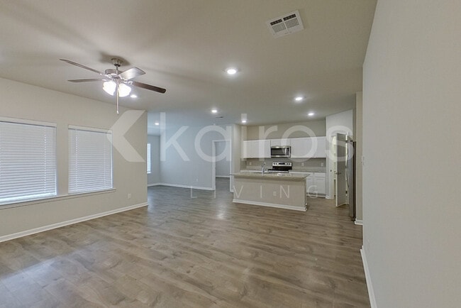 Photo - 401 Mango Dr