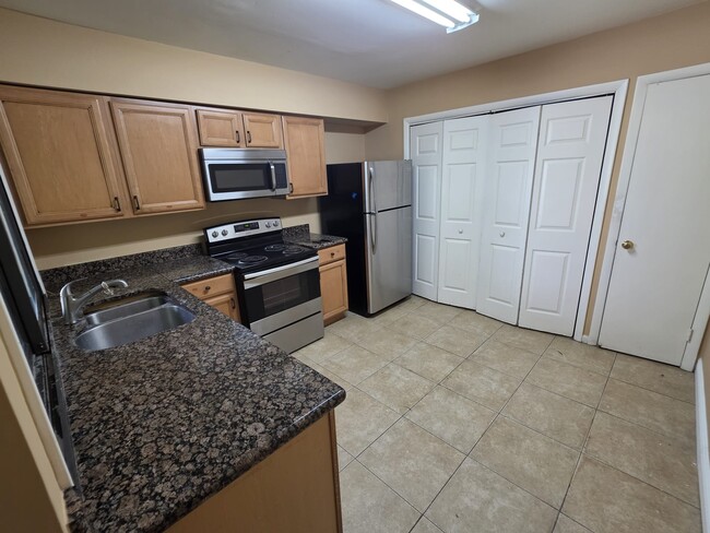 4158 Pinelake Ln
