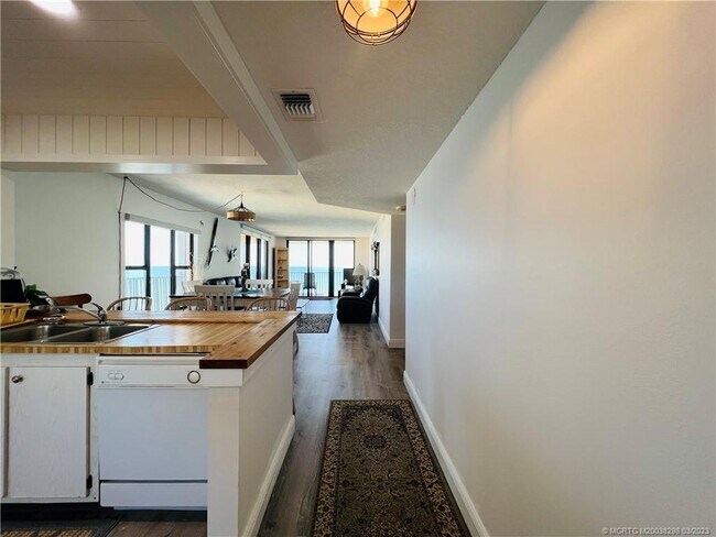 Building Photo - 7380 S Ocean Dr Unit 917A Rental