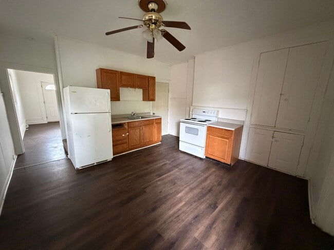 1109-1111 Chess St.