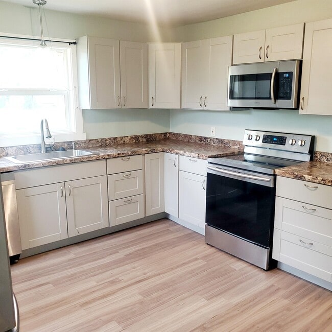 Photo - 2620 7th Ave N