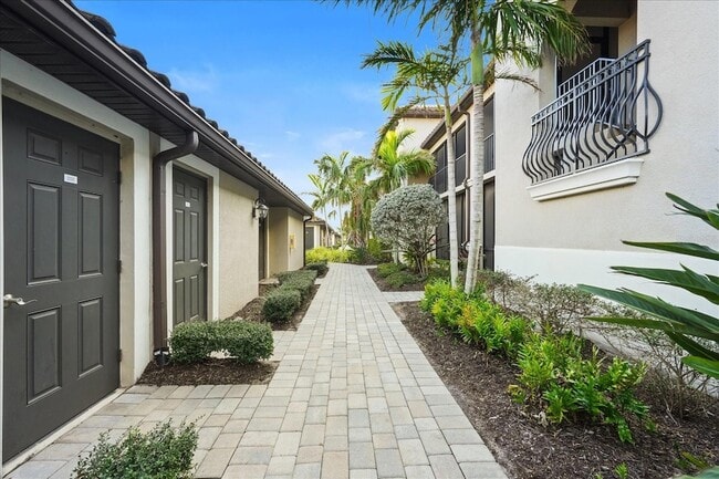 Photo - 5527 Palmer Cir Unit 205