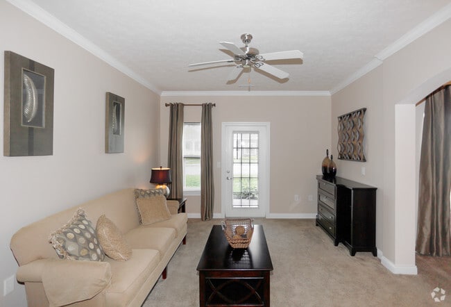 2BR, 2BA - 1382 SF
