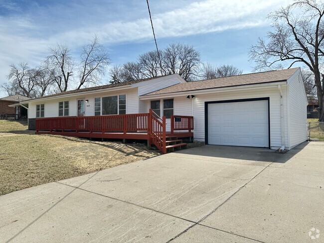 Building Photo - 3 Bedroom Ranch South Side for Rent Rental