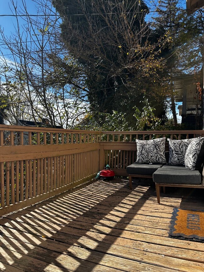 Photo - 136 Lorentz St