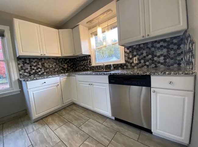 Photo - 1536 7th Ave NE
