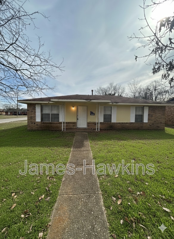 Building Photo - 940 Pebblebrook Dr