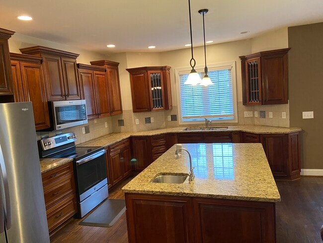 Photo - 100 Beacon Hill Pl