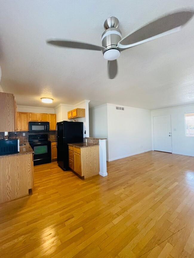 Photo - COMING SOON!-FIRST MONTH RENT FREE-1 Bed &... Casa