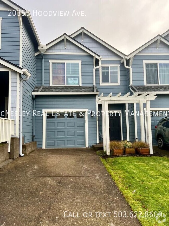 Building Photo - Spacious 3 Bedroom Townhome In West Linn