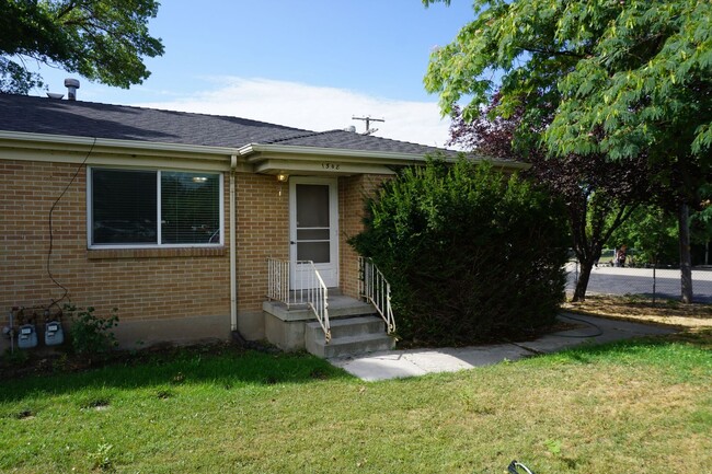 Building Photo - 1508-1512 Duplex Unit 1508 Rental