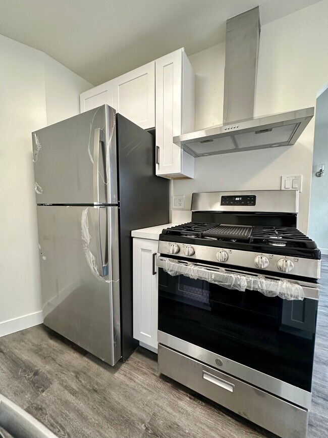 Photo - 821 S. Wilton Pl.,