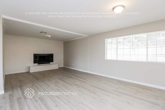 Photo - 427 E Riviera Dr