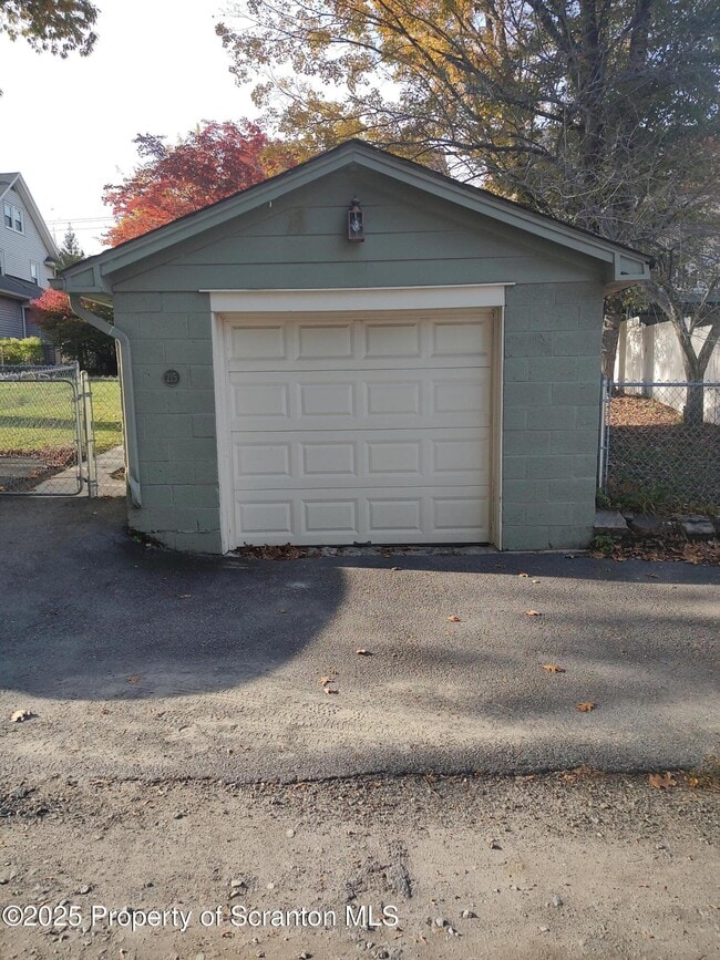 Photo - 215 Grove St